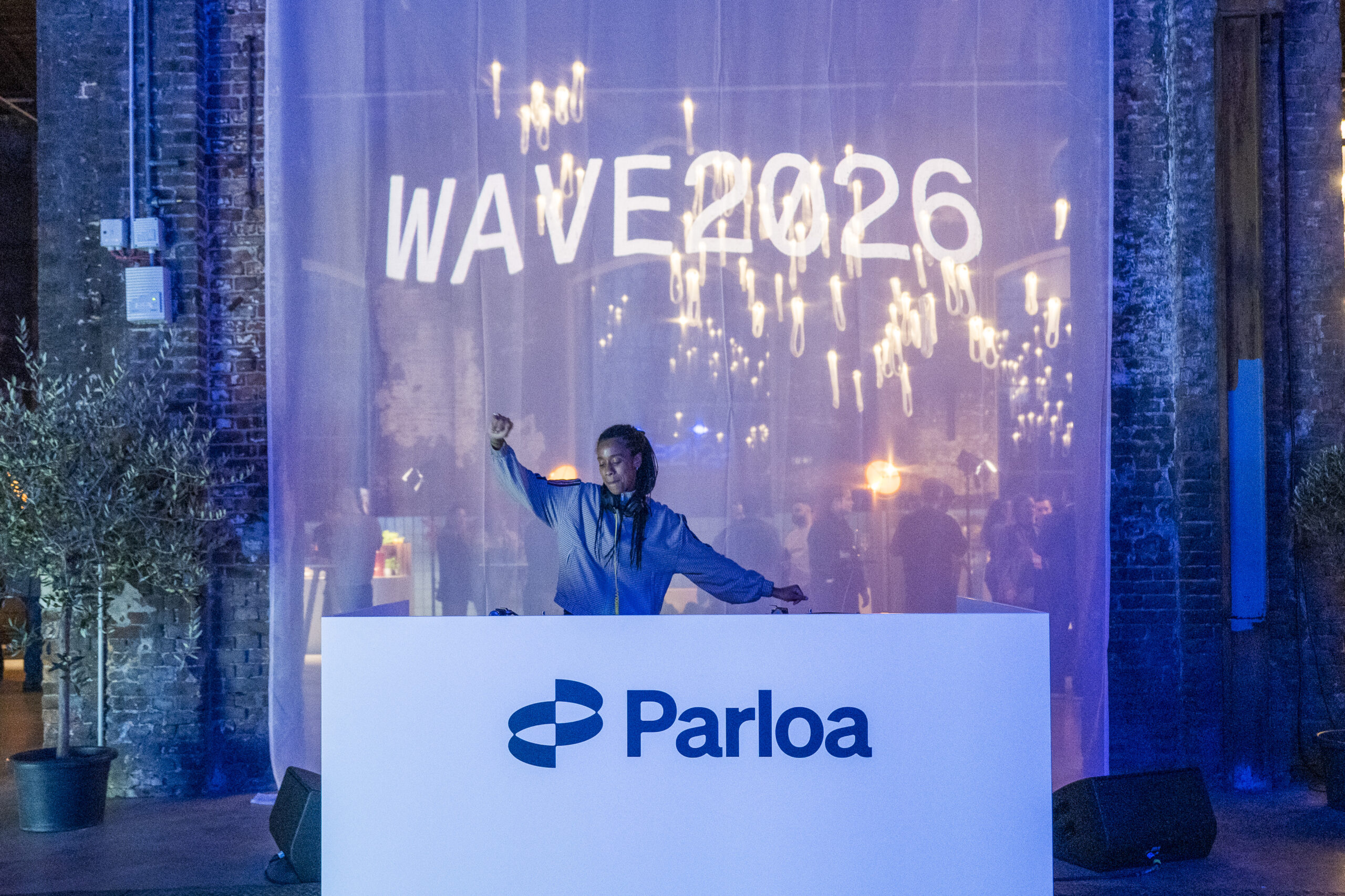 2030-20261008-WAVE-Party-BP-5426